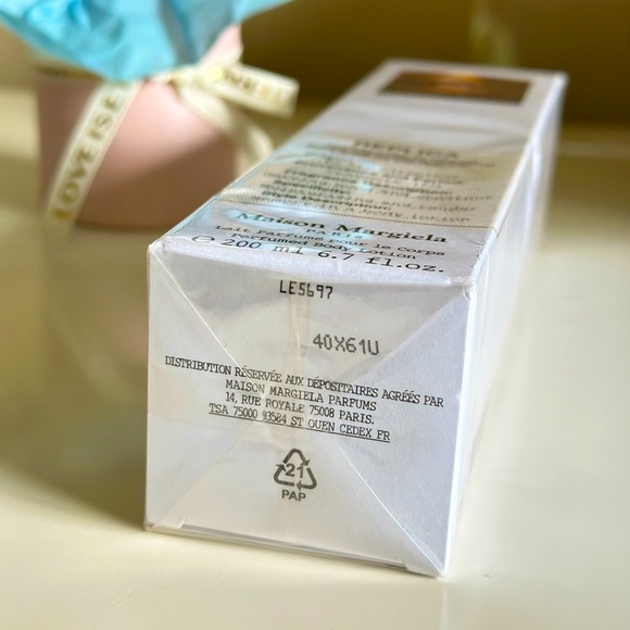 NEW Maison Margiela Fragrances By The Fireplace Body Lotion 200ml - Picture 4 of 4